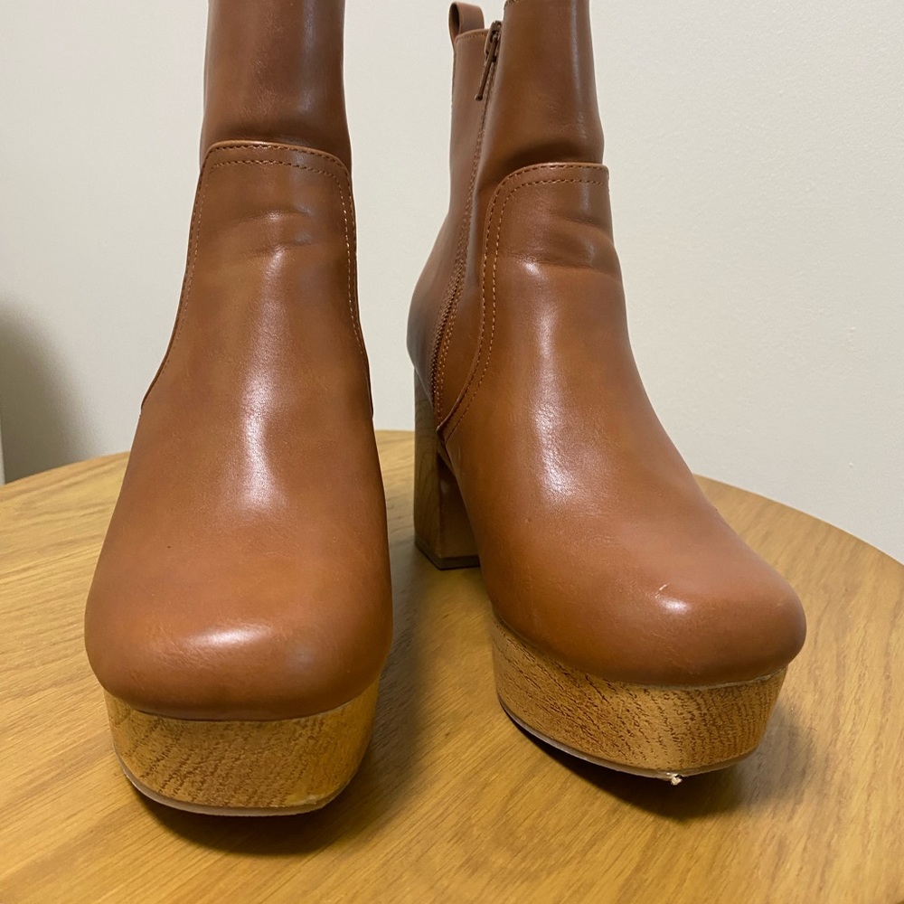 Universal Thread Women's Size 7 Cognac Brown Memory Foam Heel Booties - Picture 4 of 10